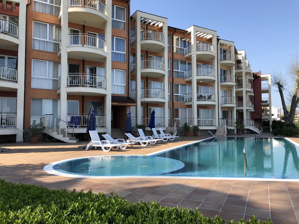 Apartments Bellevue Равда Экстерьер фото